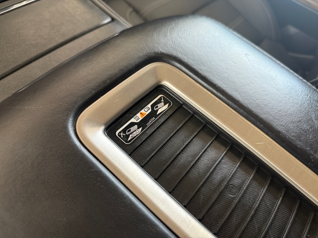 Photo 30 of this GMC YUKON