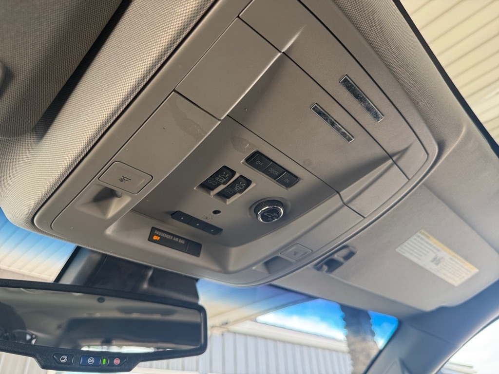 Photo 29 of this GMC YUKON