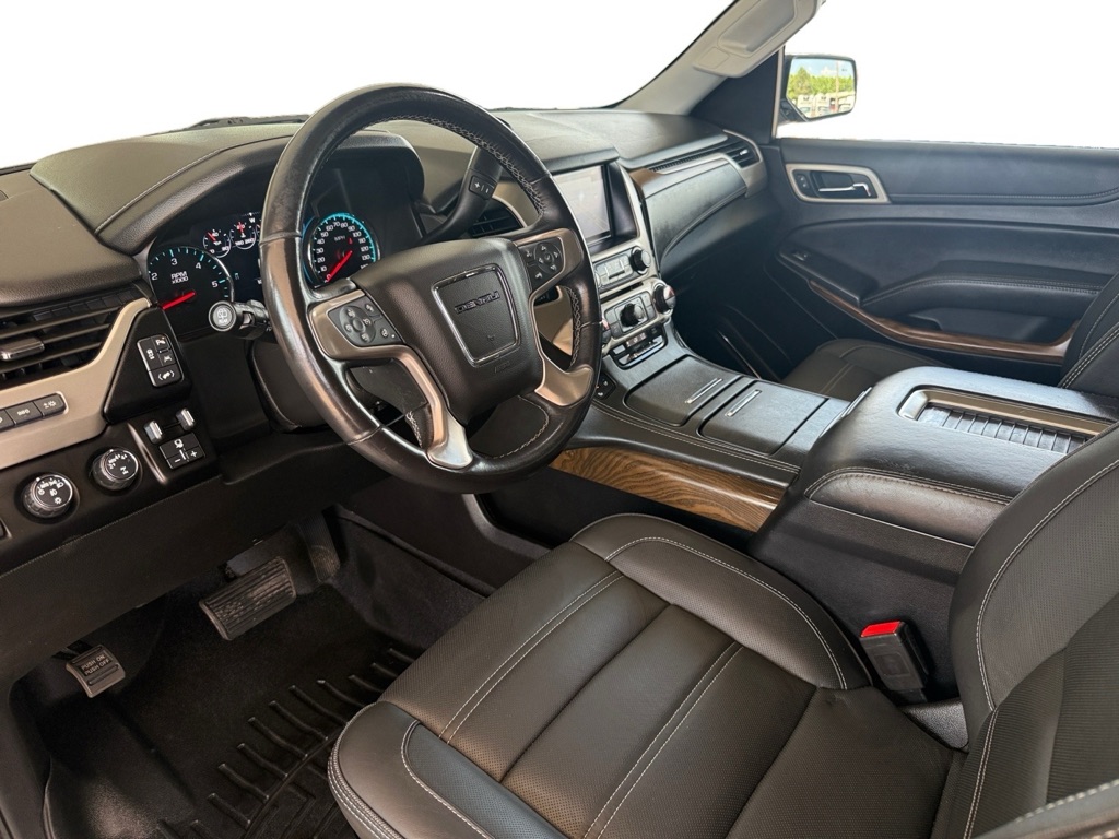 Photo 10 of this GMC YUKON