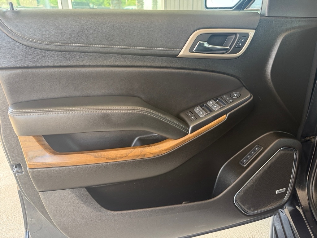 Photo 34 of this GMC YUKON