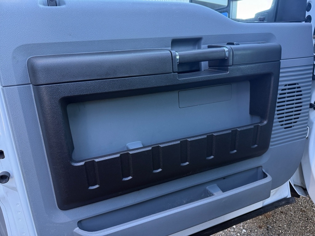 Photo 25 of this FORD F450