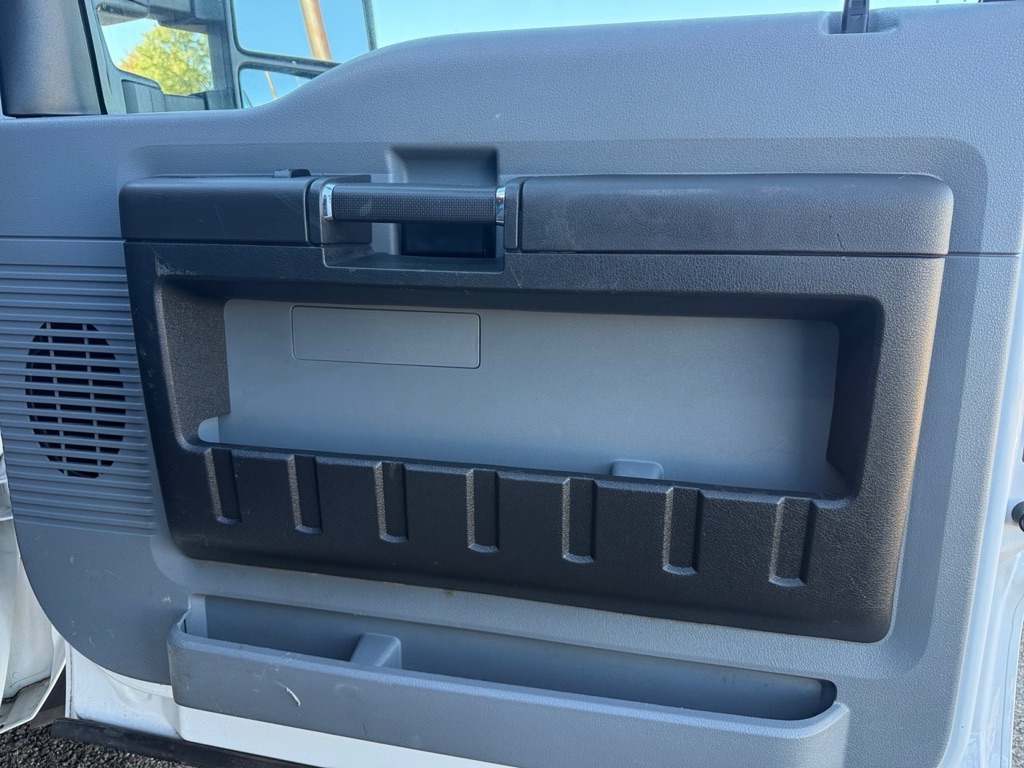 Photo 26 of this FORD F450