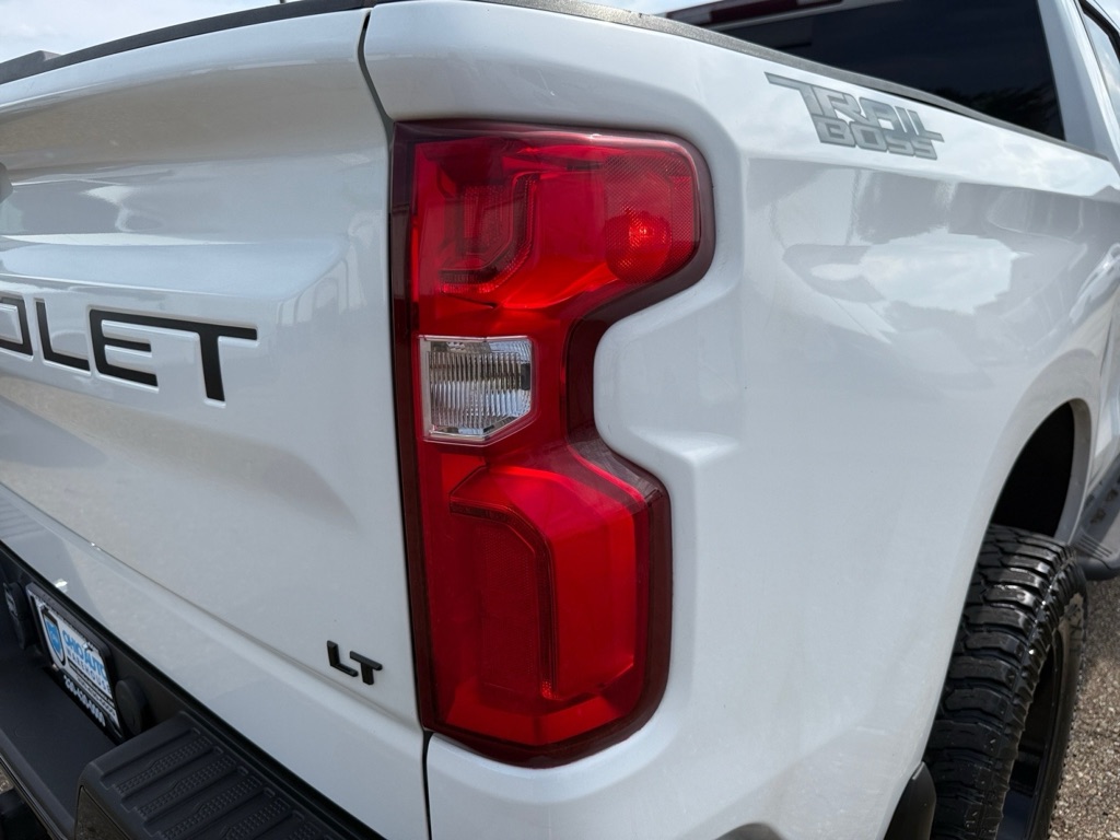 Photo 38 of this CHEVROLET SILVERADO 1500