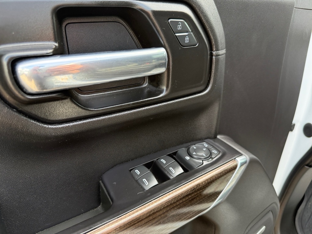 Photo 30 of this CHEVROLET SILVERADO 1500