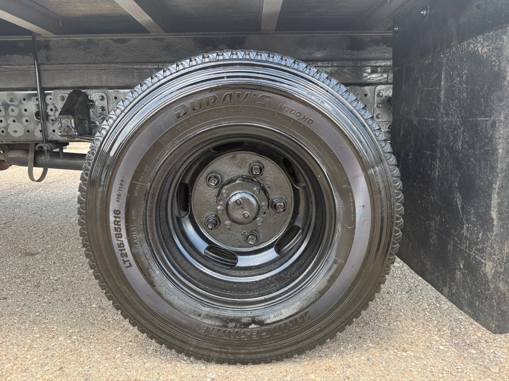 Photo 18 of this MITSUBISHI FUSO