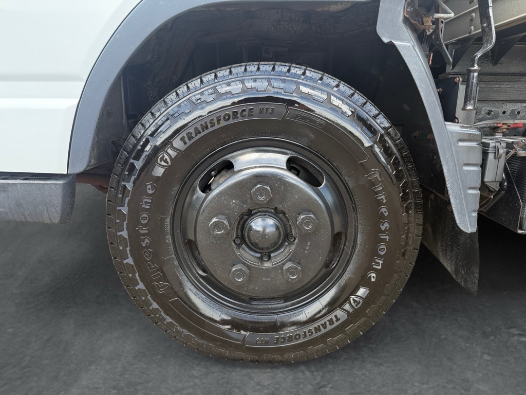 Photo 19 of this MITSUBISHI FUSO