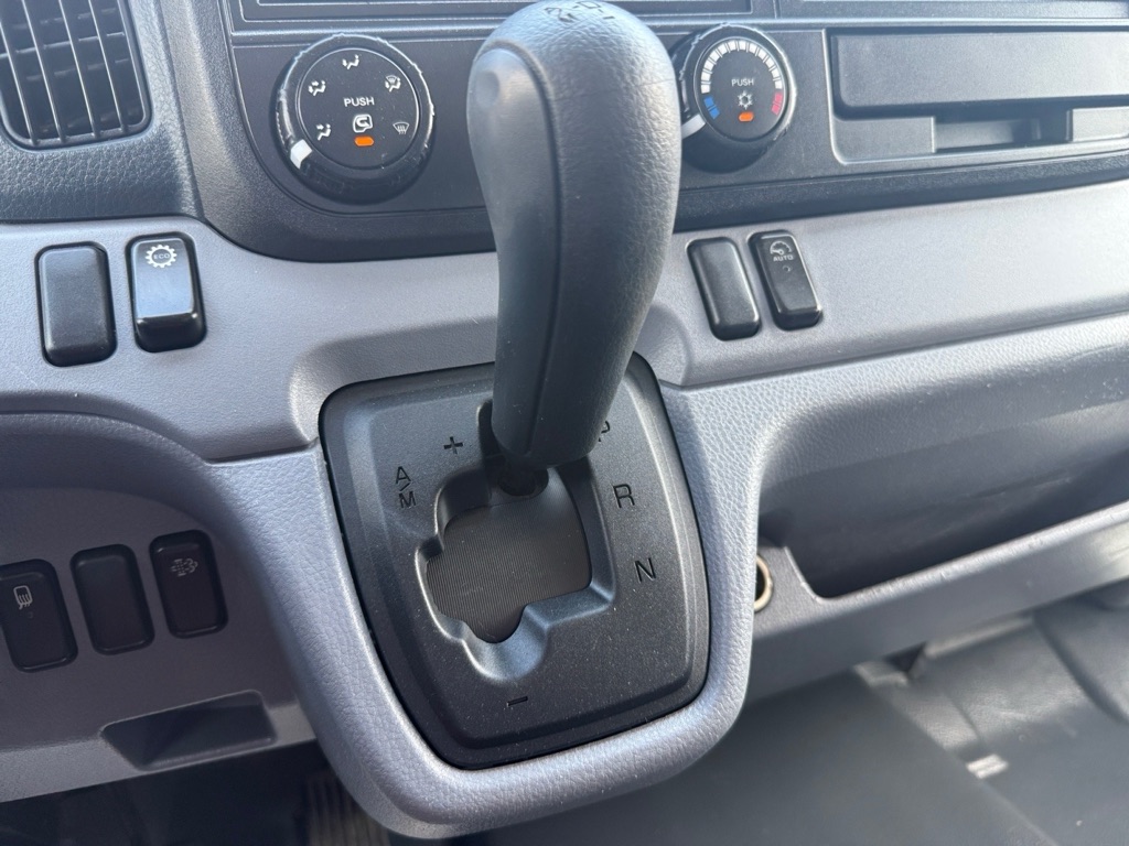 Photo 13 of this MITSUBISHI FUSO
