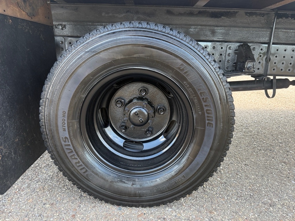 Photo 17 of this MITSUBISHI FUSO