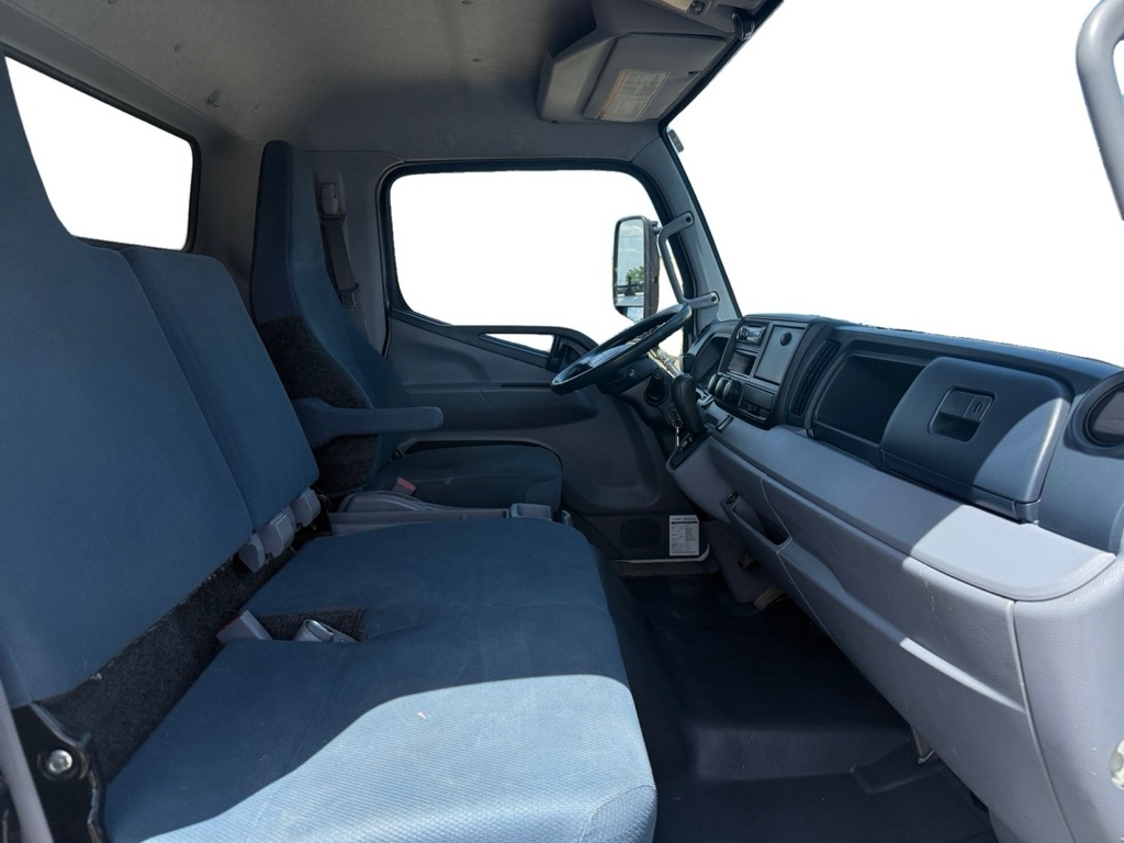 Photo 10 of this MITSUBISHI FUSO