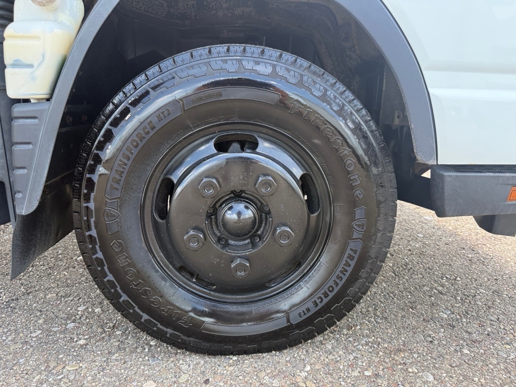 Photo 16 of this MITSUBISHI FUSO