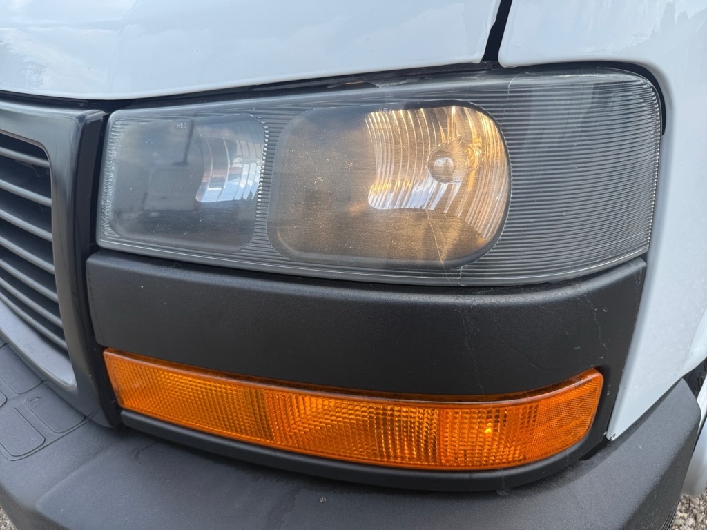 Photo 23 of this GMC SAVANA