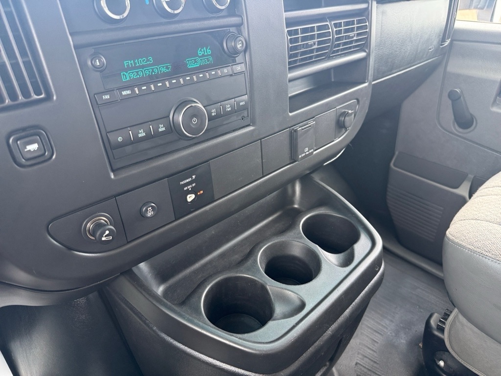 Photo 16 of this GMC SAVANA