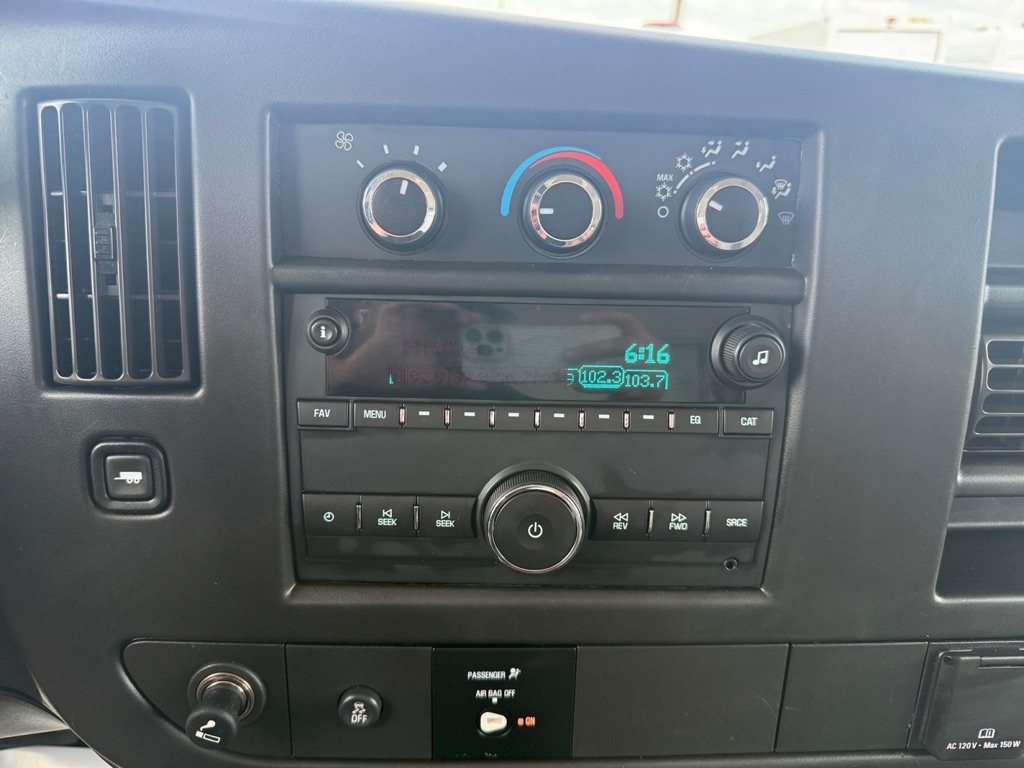 Photo 14 of this GMC SAVANA
