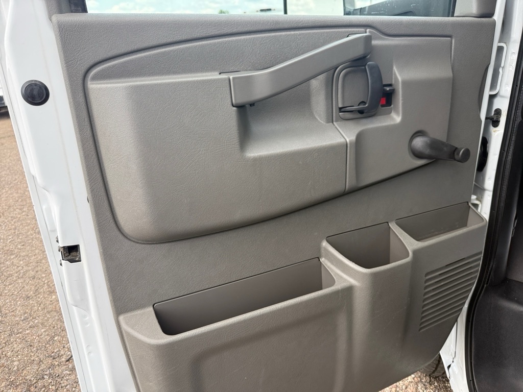 Photo 19 of this GMC SAVANA
