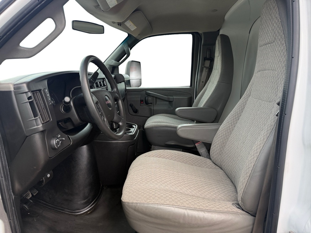 Photo 7 of this GMC SAVANA