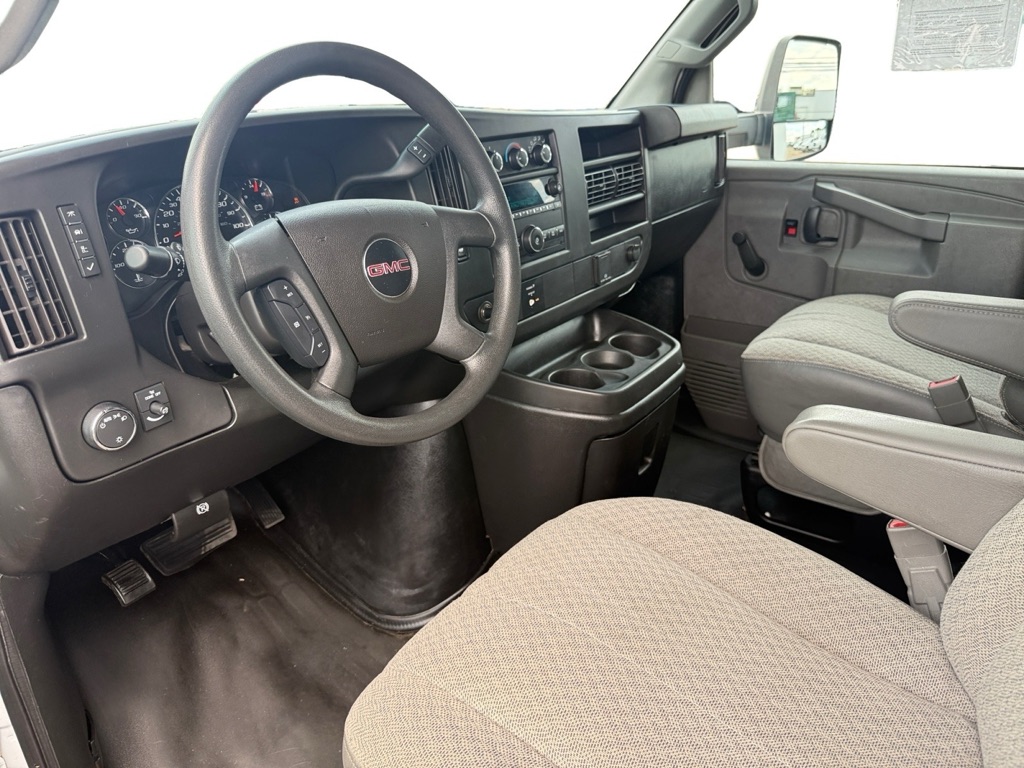 Photo 8 of this GMC SAVANA