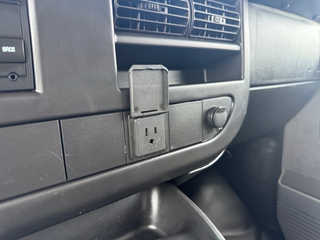 Photo 17 of this GMC SAVANA