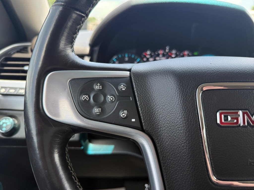 Photo 31 of this GMC YUKON