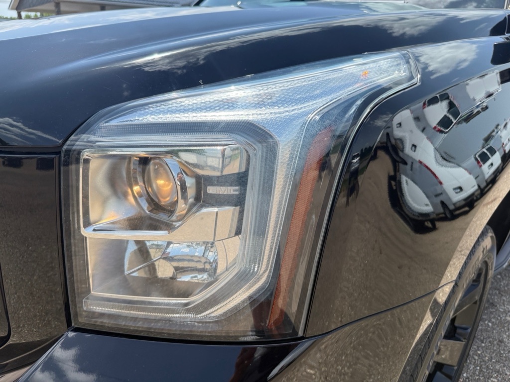 Photo 41 of this GMC YUKON