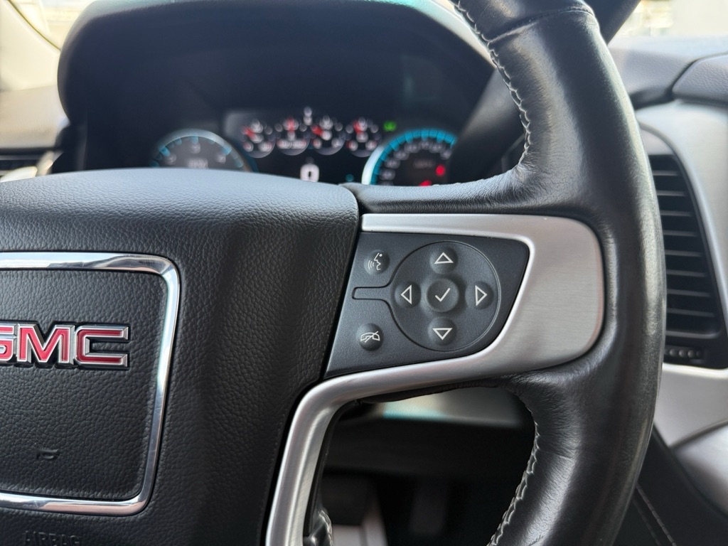 Photo 32 of this GMC YUKON