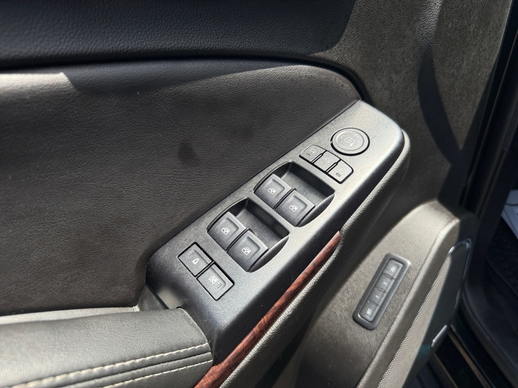 Photo 36 of this GMC YUKON
