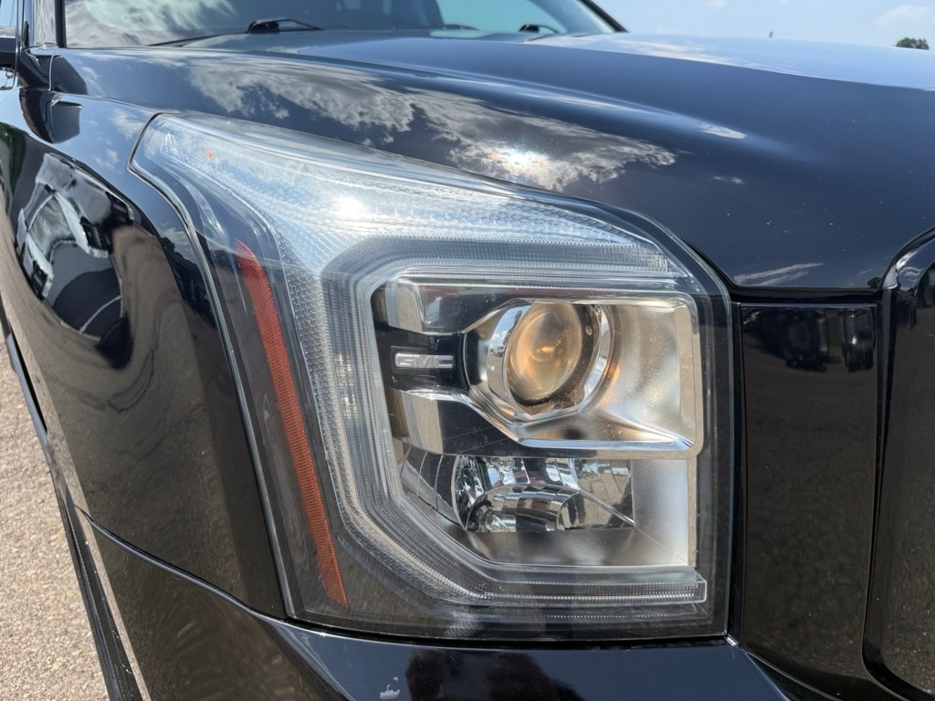 Photo 42 of this GMC YUKON