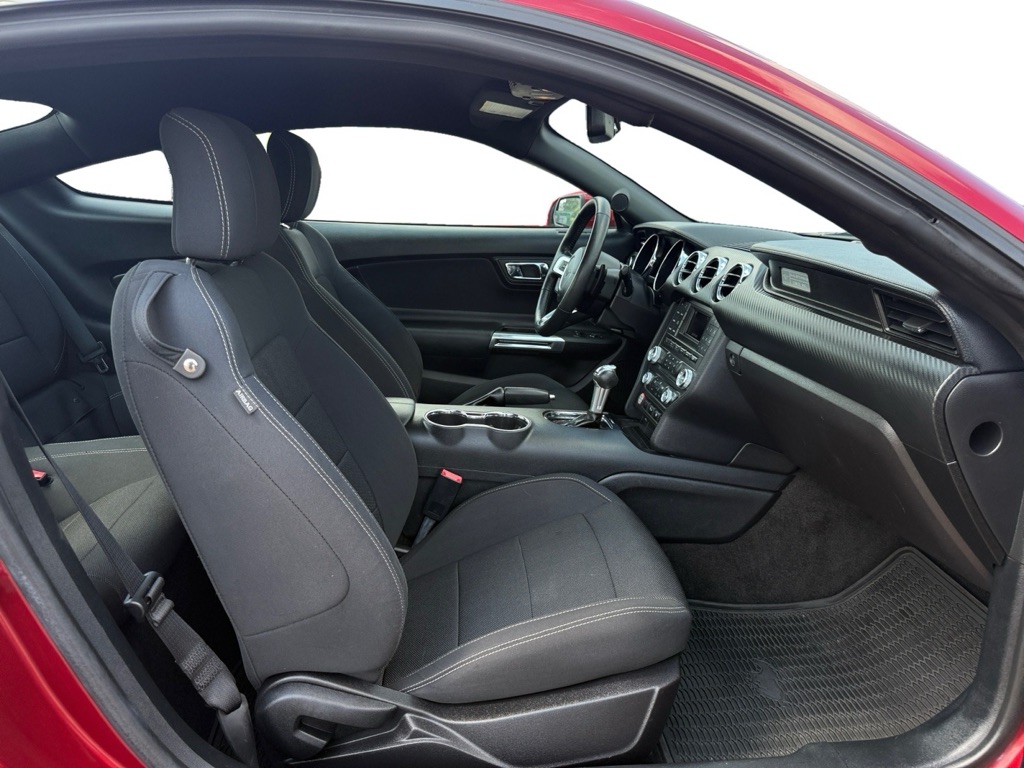 Photo 12 of this FORD MUSTANG