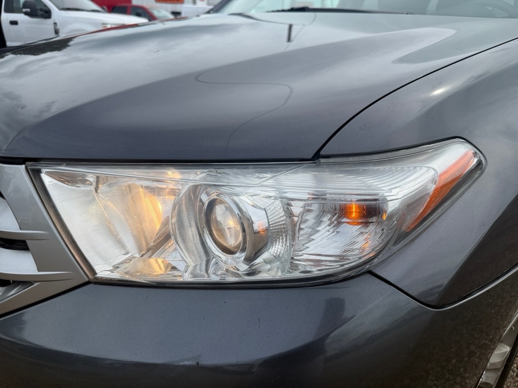 Photo 32 of this TOYOTA HIGHLANDER