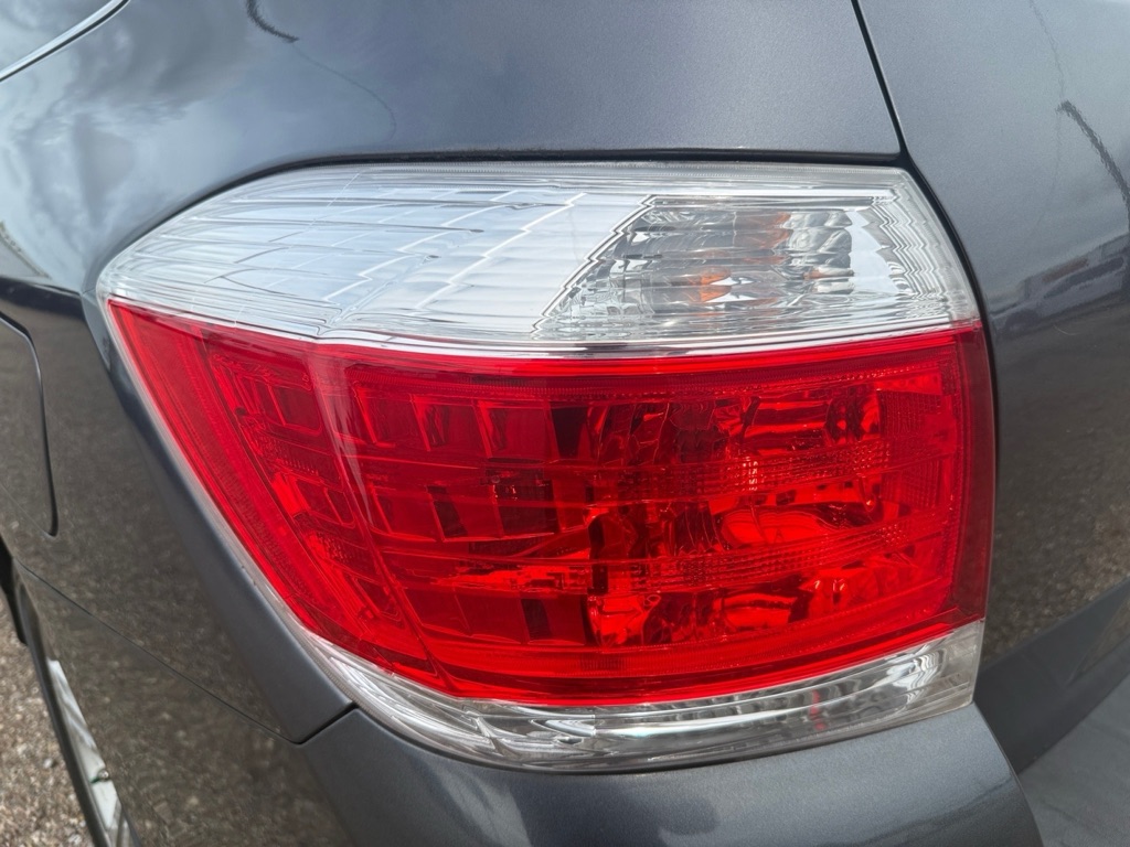 Photo 35 of this TOYOTA HIGHLANDER