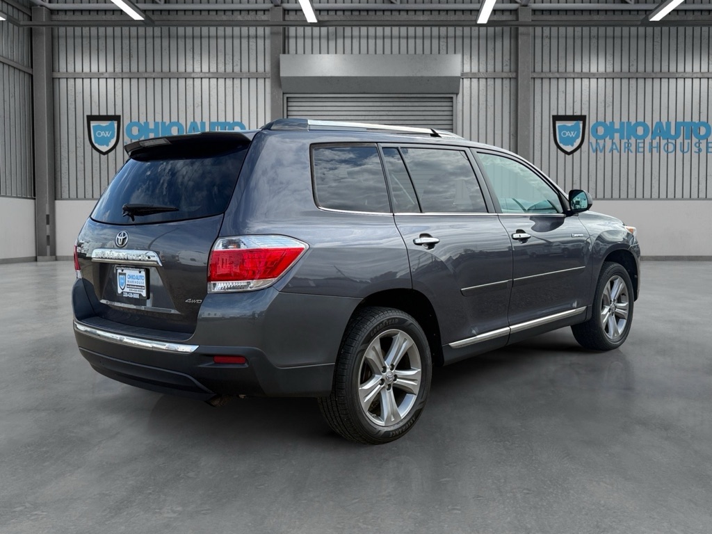 Photo 8 of this TOYOTA HIGHLANDER