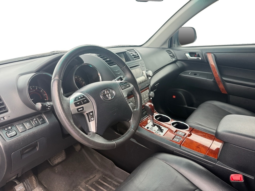 Photo 10 of this TOYOTA HIGHLANDER