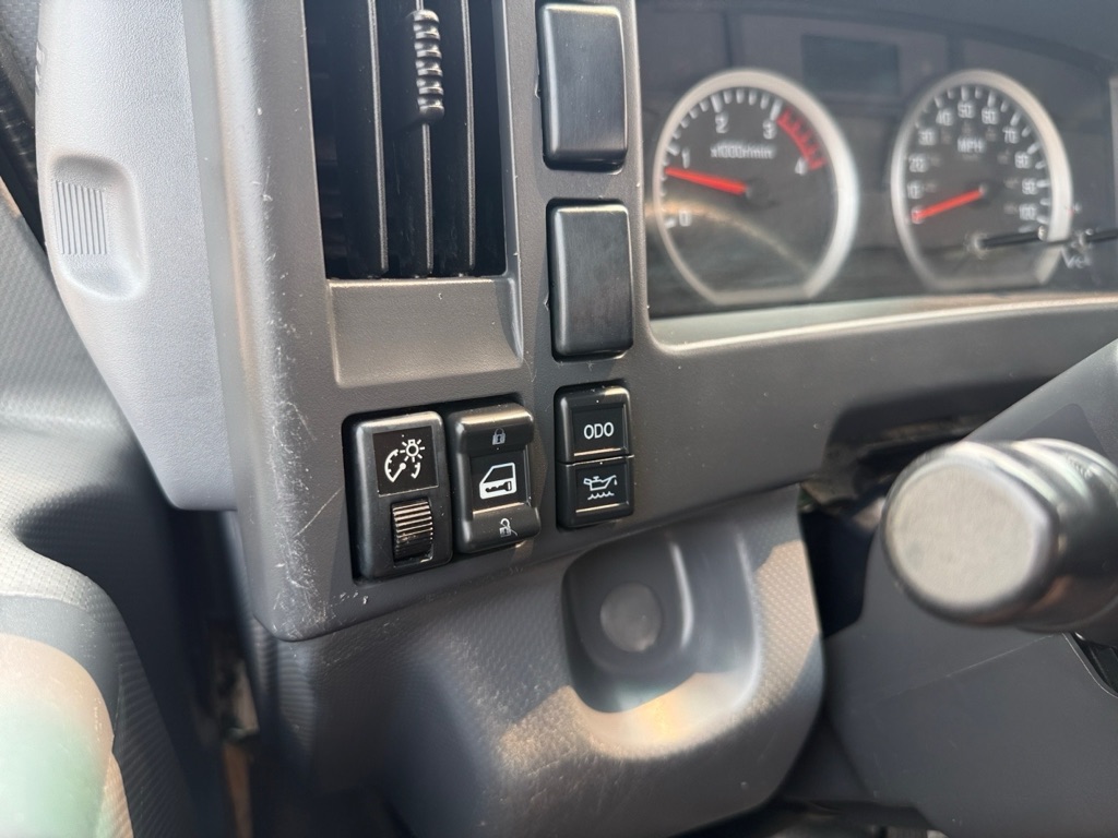 Photo 18 of this ISUZU NPR HD