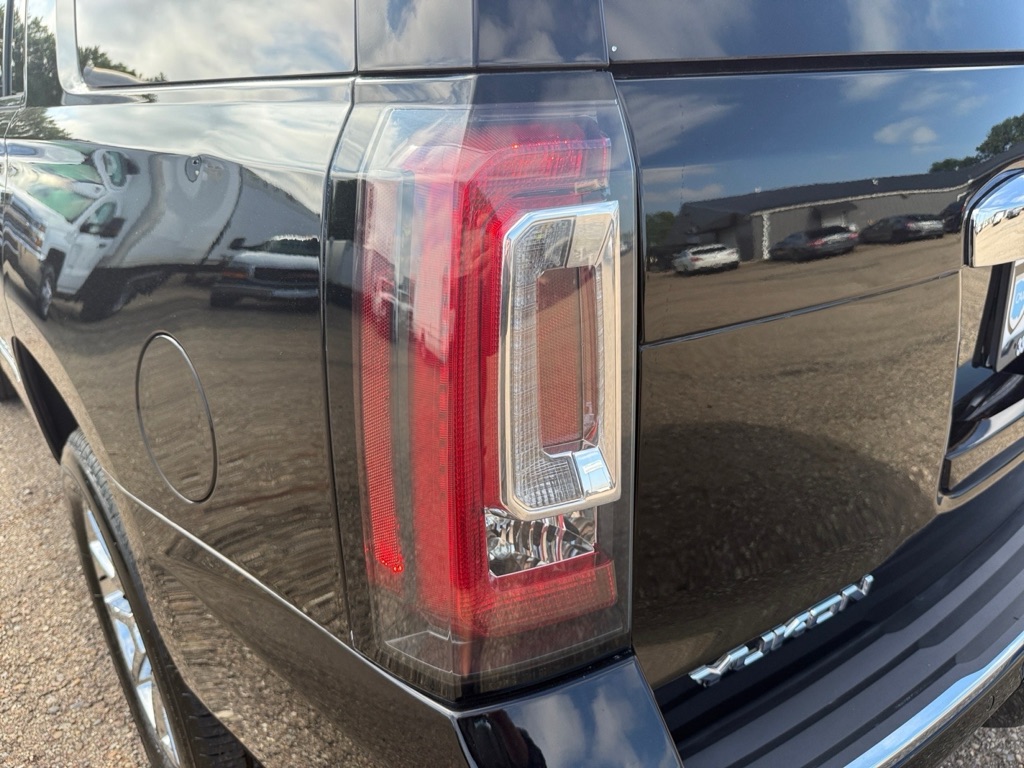 Photo 48 of this GMC YUKON