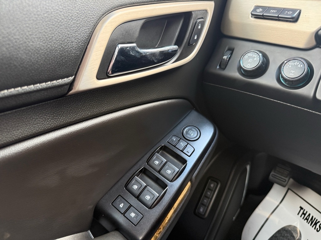 Photo 36 of this GMC YUKON