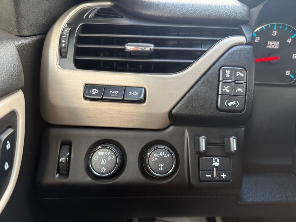 Photo 30 of this GMC YUKON