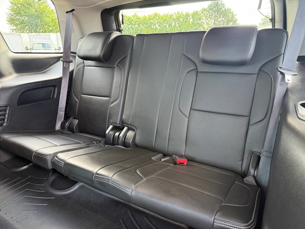 Photo 17 of this GMC YUKON