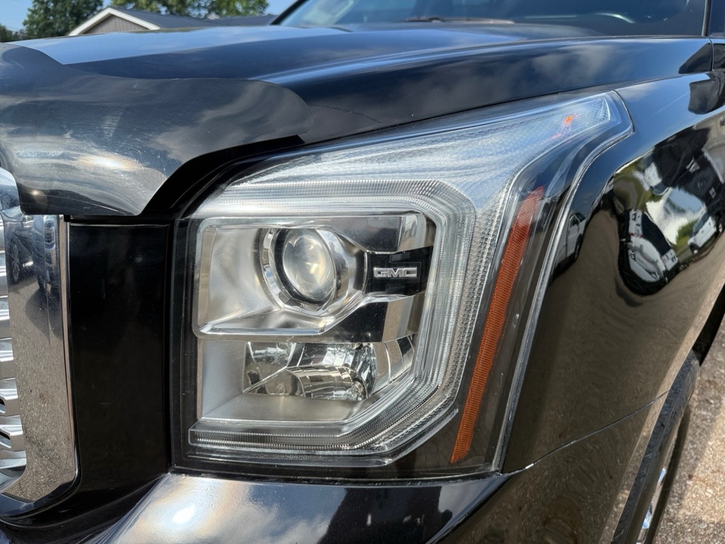 Photo 46 of this GMC YUKON