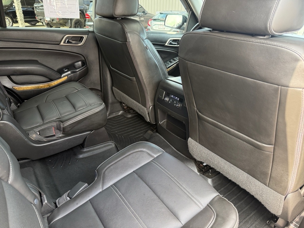 Photo 16 of this GMC YUKON