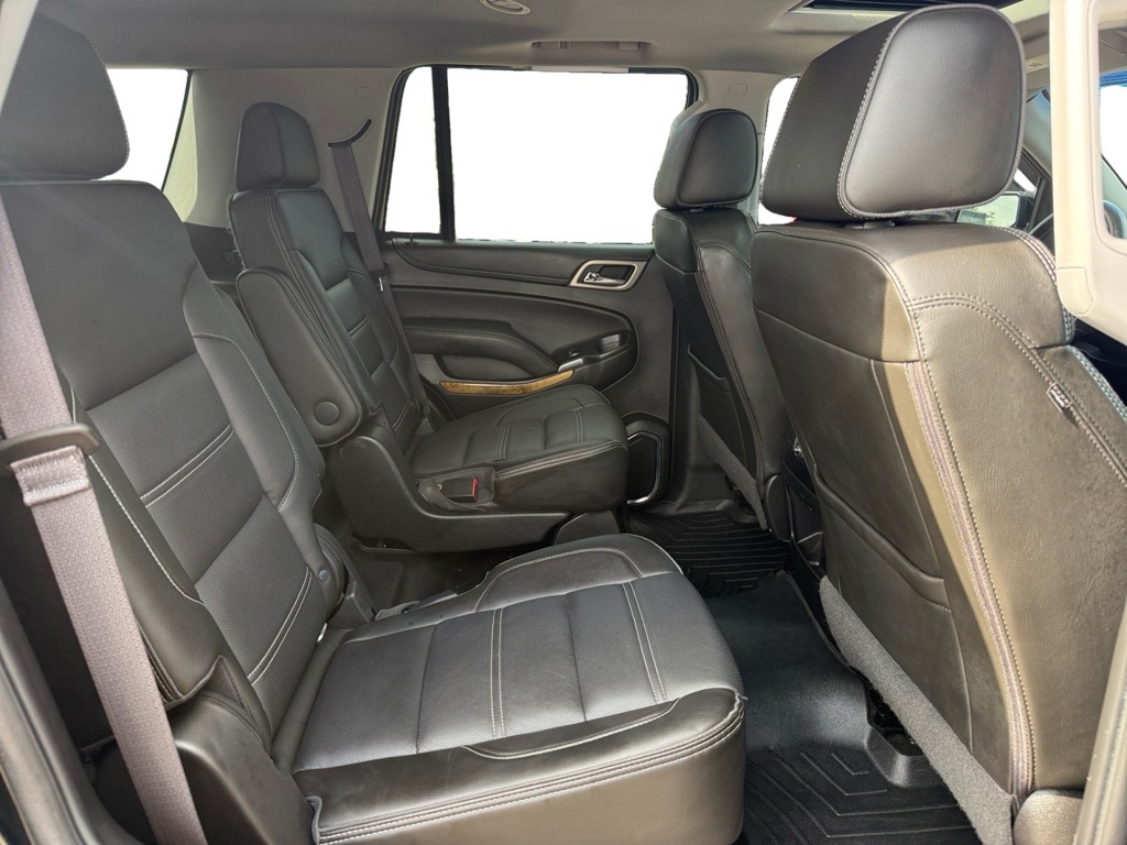 Photo 15 of this GMC YUKON