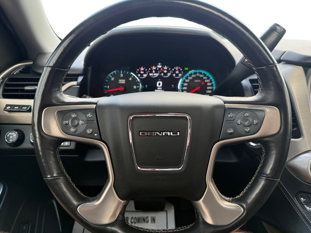 Photo 21 of this GMC YUKON
