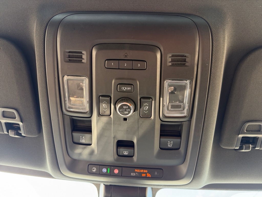 Photo 31 of this CHEVROLET TAHOE