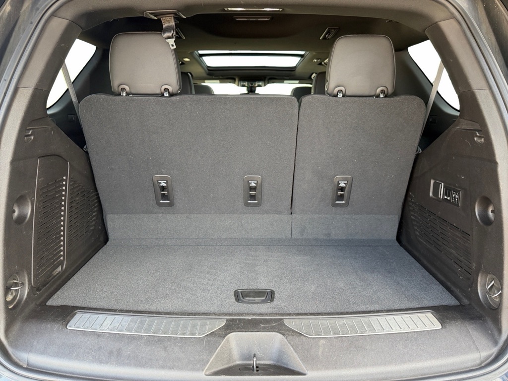 Photo 16 of this CHEVROLET TAHOE