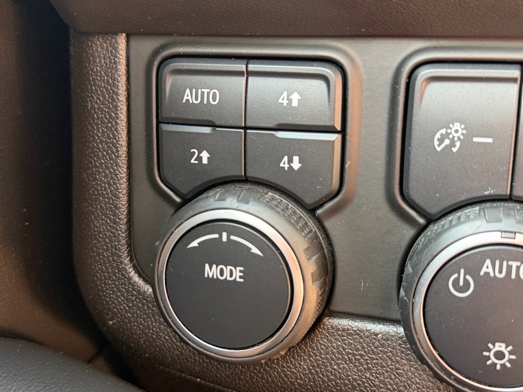 Photo 32 of this CHEVROLET TAHOE