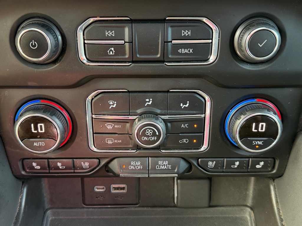 Photo 26 of this CHEVROLET TAHOE