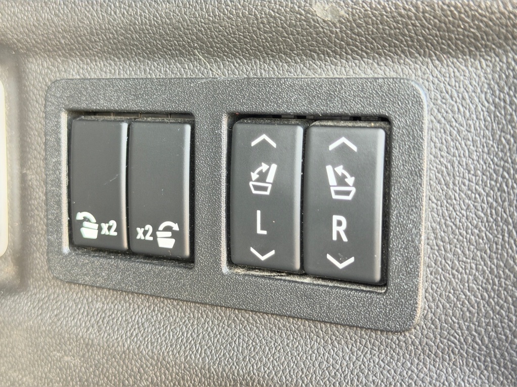 Photo 36 of this CHEVROLET TAHOE