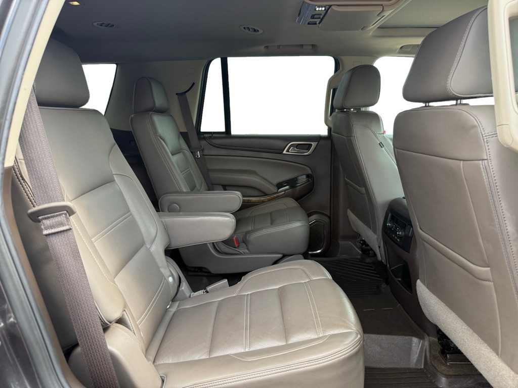 Photo 15 of this GMC YUKON