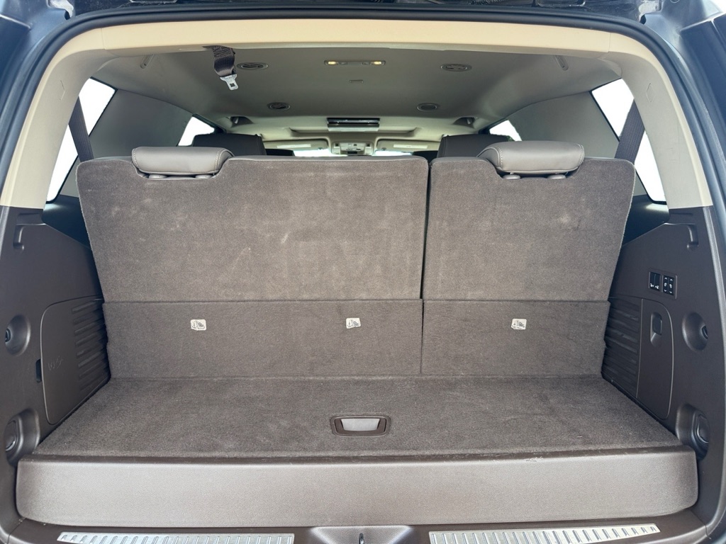 Photo 19 of this GMC YUKON