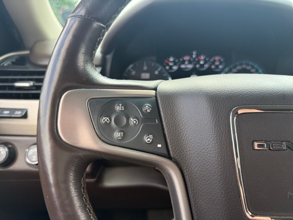Photo 30 of this GMC YUKON