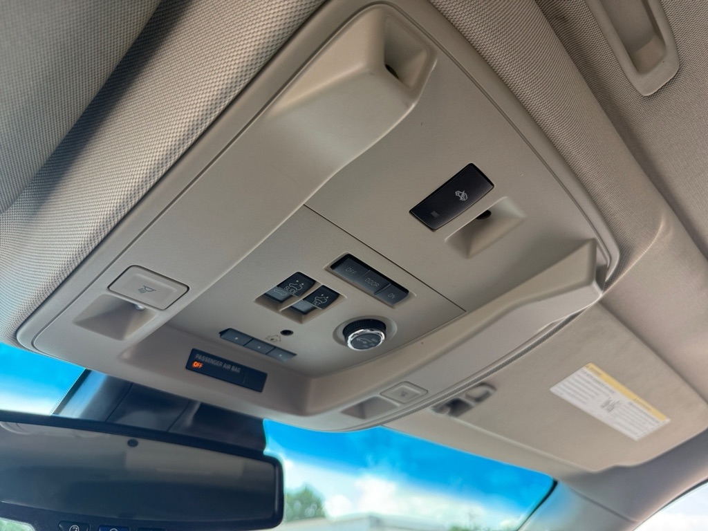 Photo 29 of this GMC YUKON