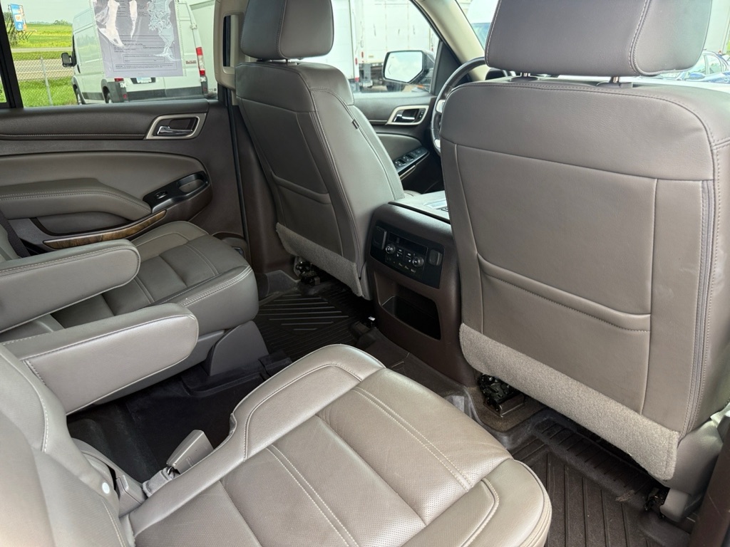 Photo 16 of this GMC YUKON